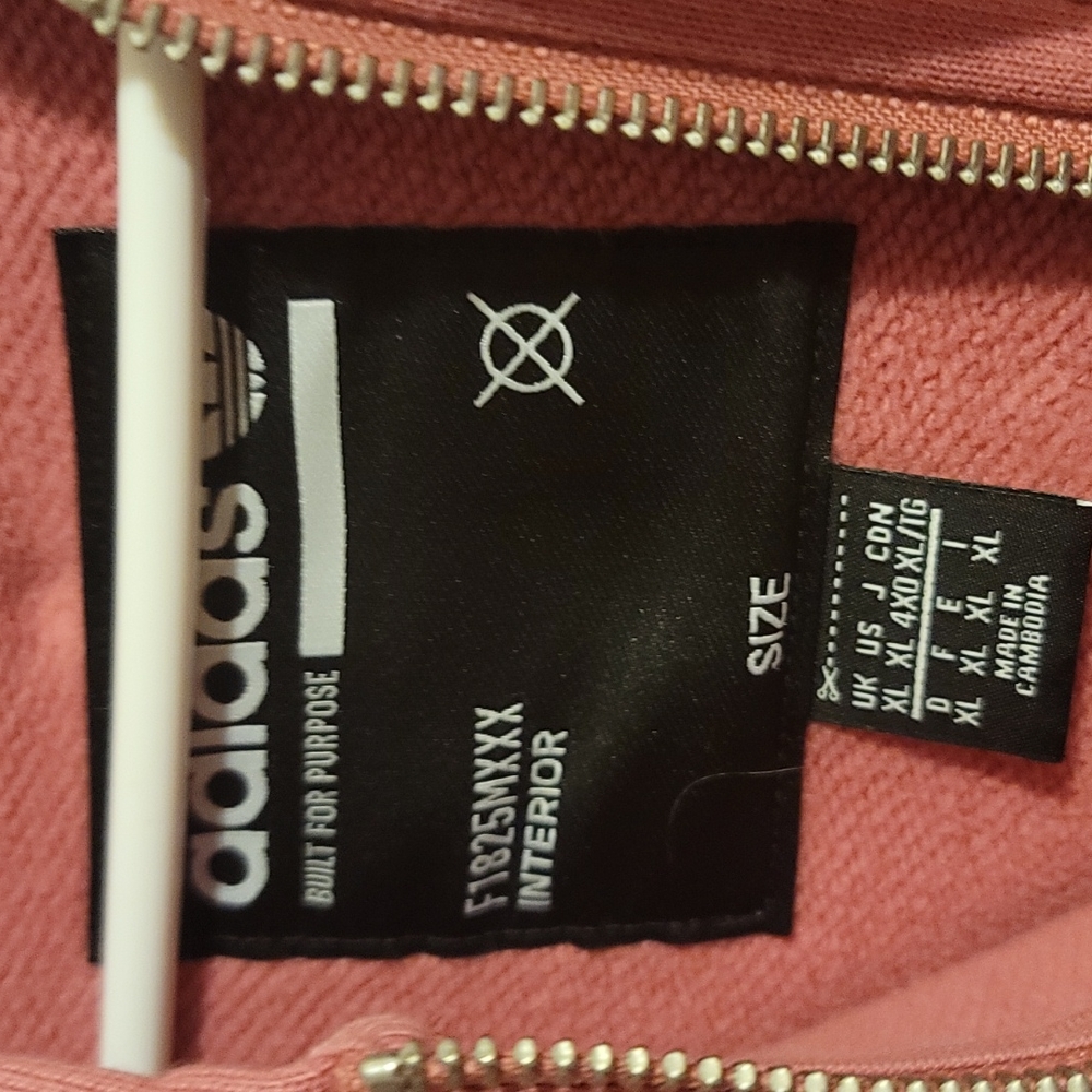 Adidas - Picture 3 of 4